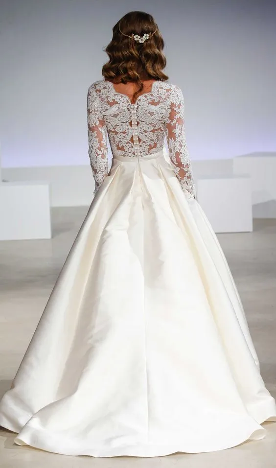 High Quality French Lace Long Sleeve Wedding Dress with Pocket