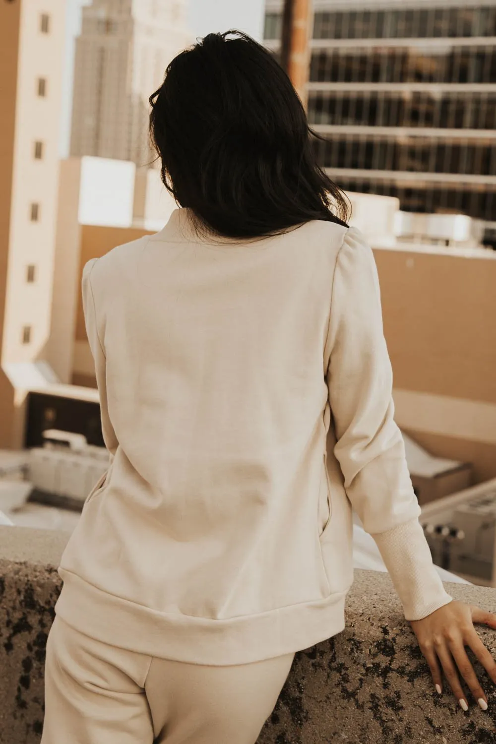 Kourtney Zipper Sweatshirt in Sand