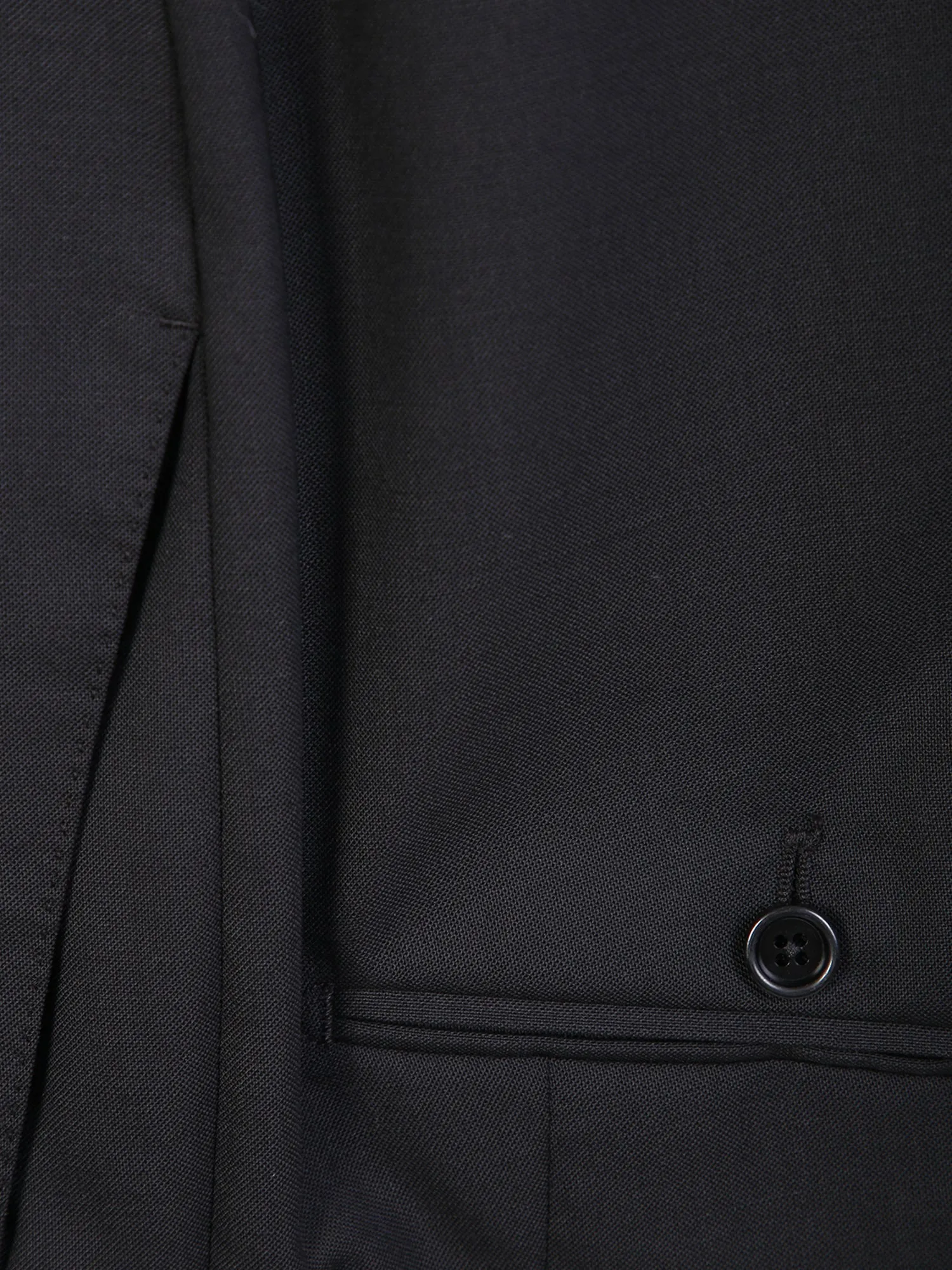 Single breasted dinner suit